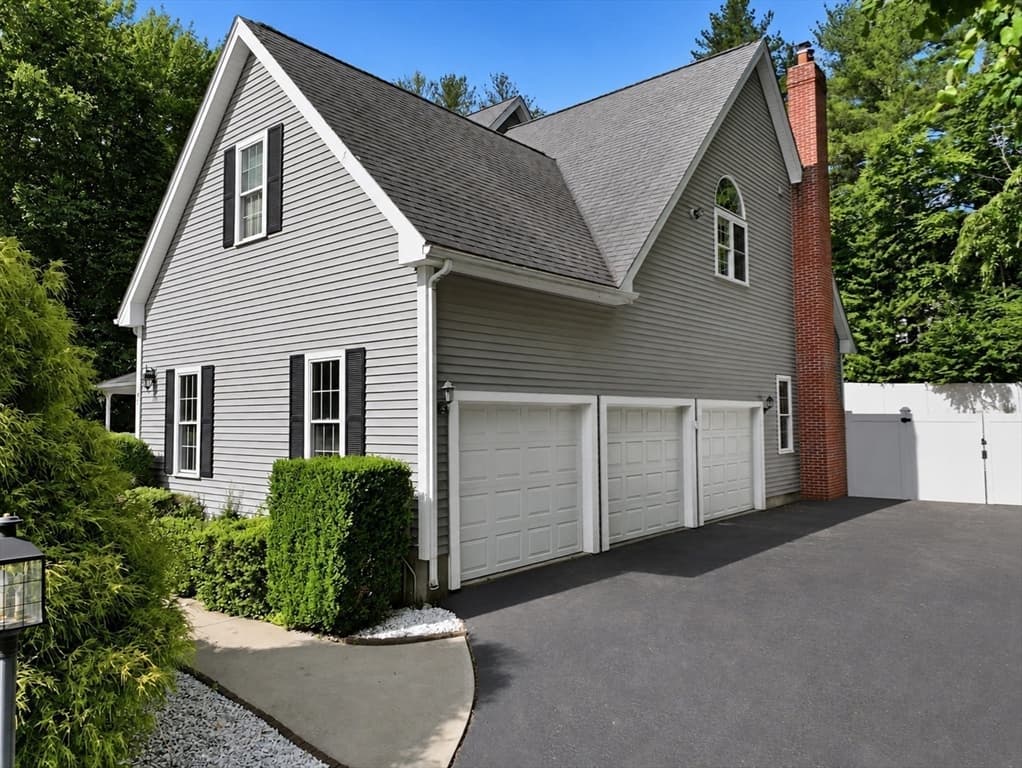 Single Family Residence at 11B Colicum Dr, Charlton MA 01507, photo 5 of 42