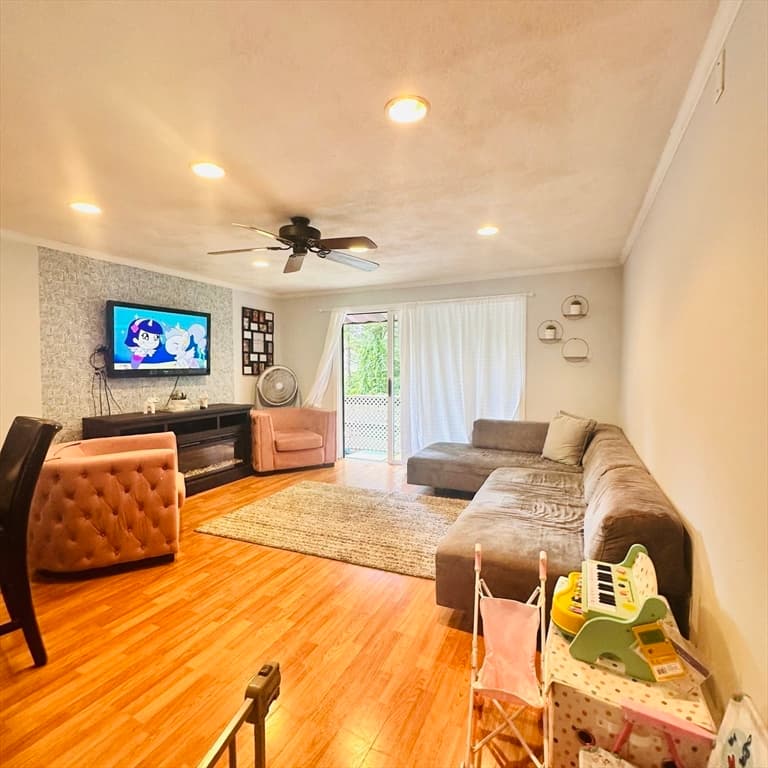 520 High St # 7, Clinton MA 01510 photo 5