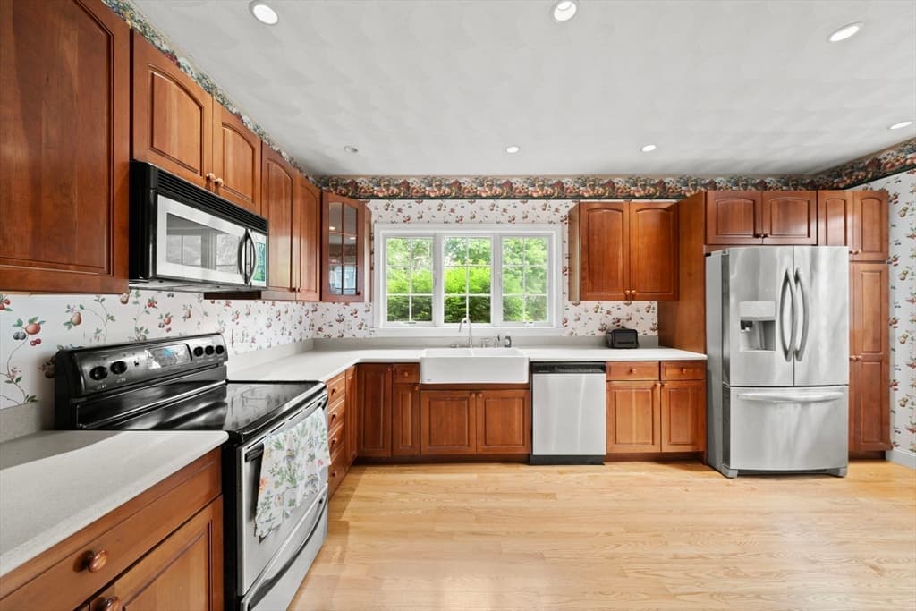 1 Toms Way, Stoneham MA 02180 photo 13