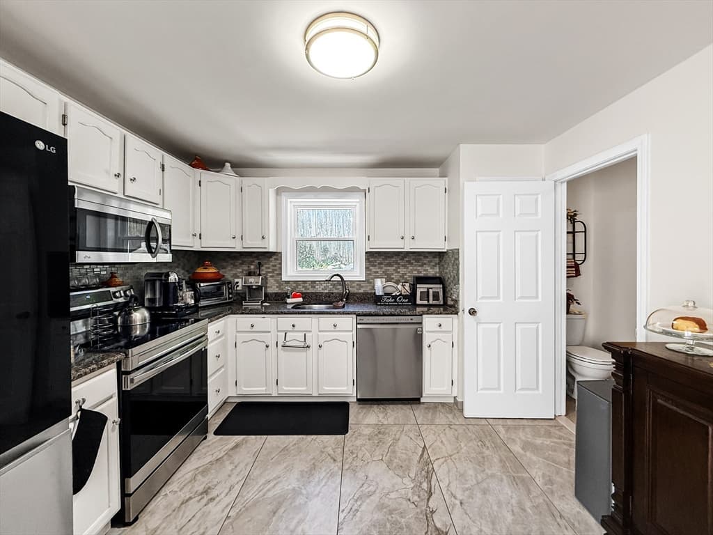 Condominium at 31 Wallace Cir # 31, Malden MA 02148, Malden, photo 14 of 42