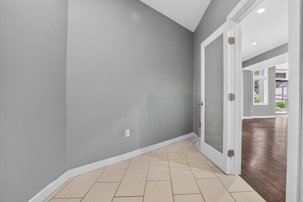 370 Beech St # 3, Boston MA 02131 photo 11