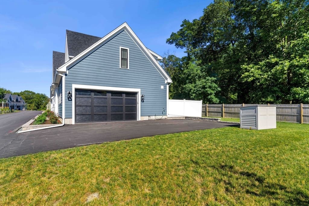 Condominium at 24 Primrose Lane # 24, Ipswich MA 01938, photo 3 of 36
