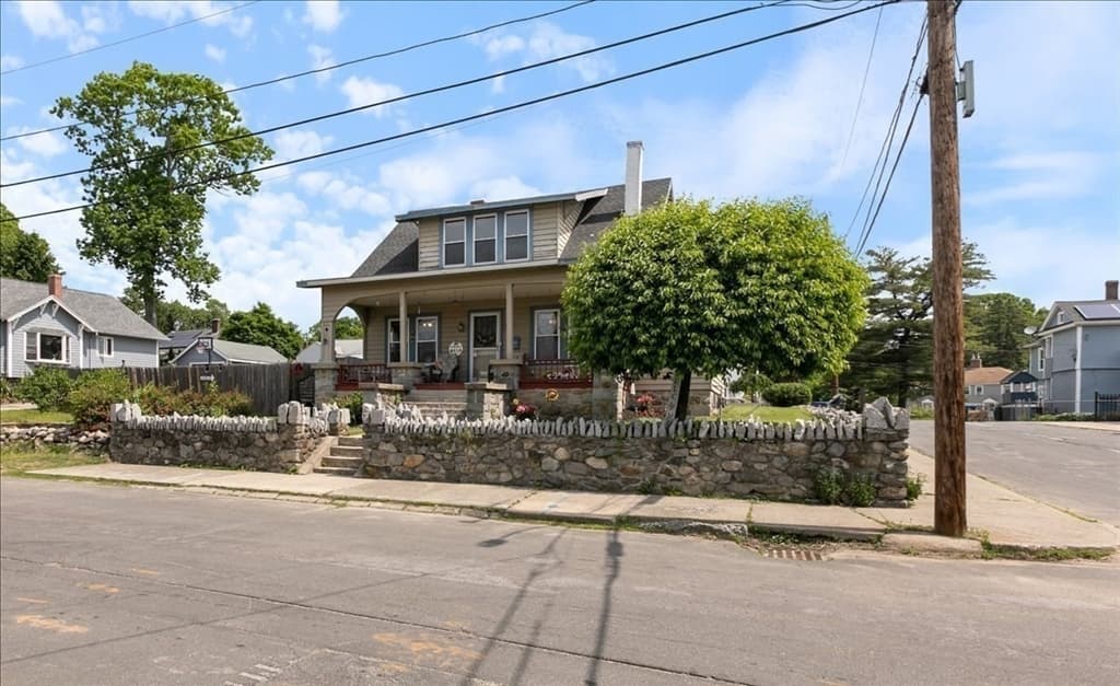 Single Family Residence at 29 Tower St, Methuen MA 01844, Methuen, photo 3 of 30