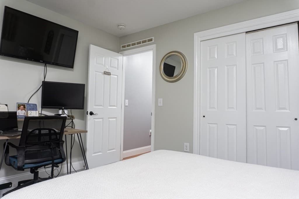 4 Leslie Court, Rockland MA 02370 photo 23
