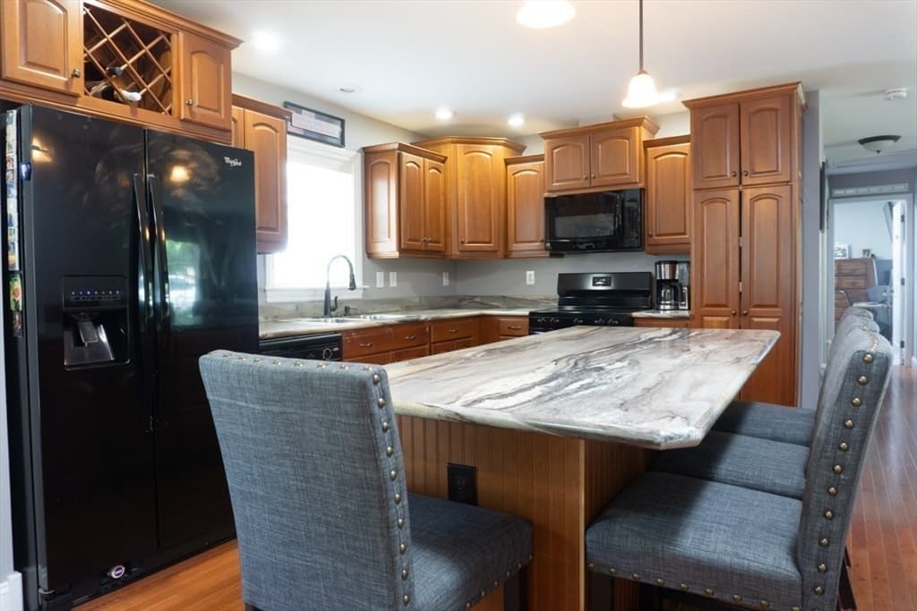4 Leslie Court, Rockland MA 02370 photo 9