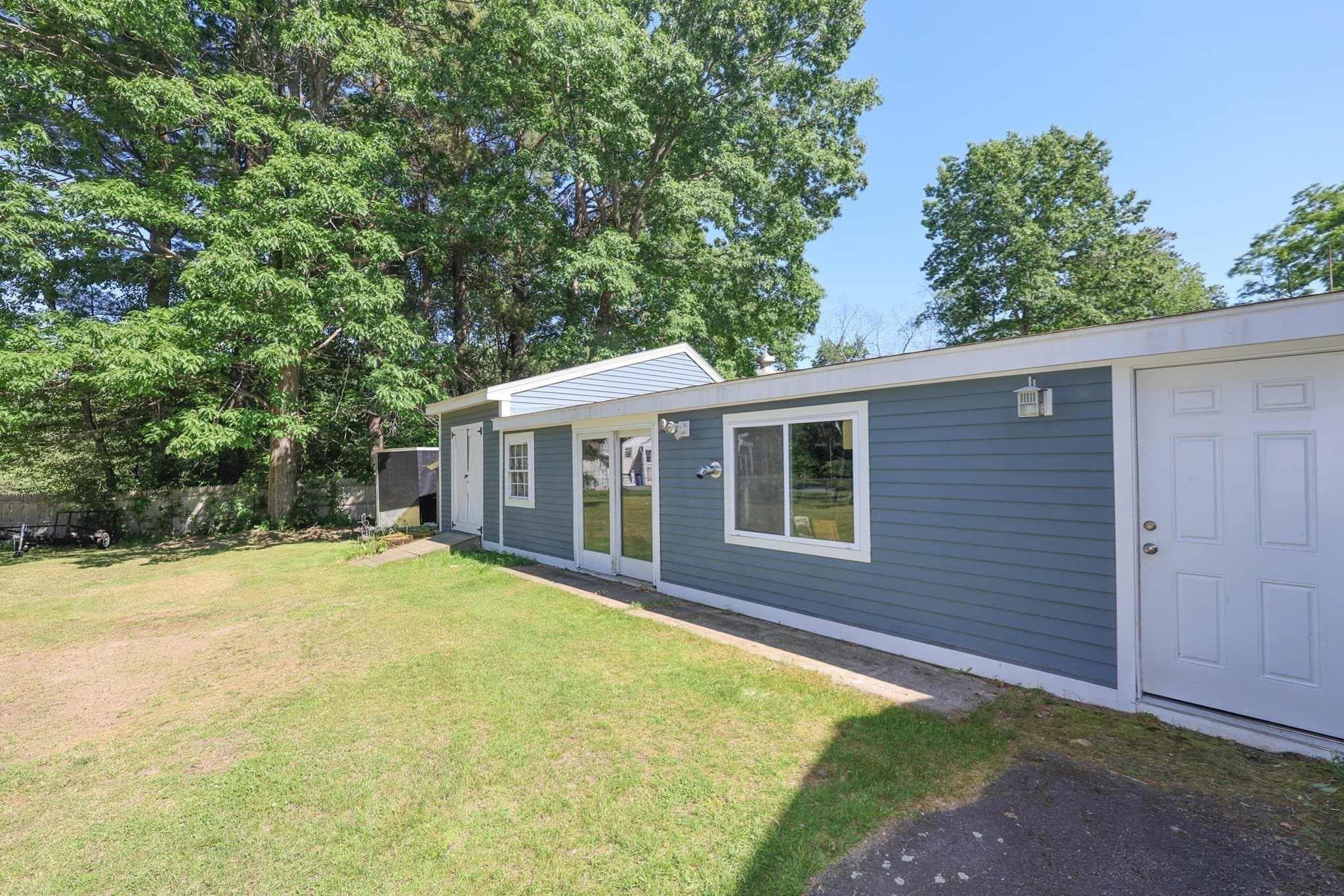 Single Family Residence at 86 Meadowbrook Road, Chelmsford MA 01863, photo 29 of 41