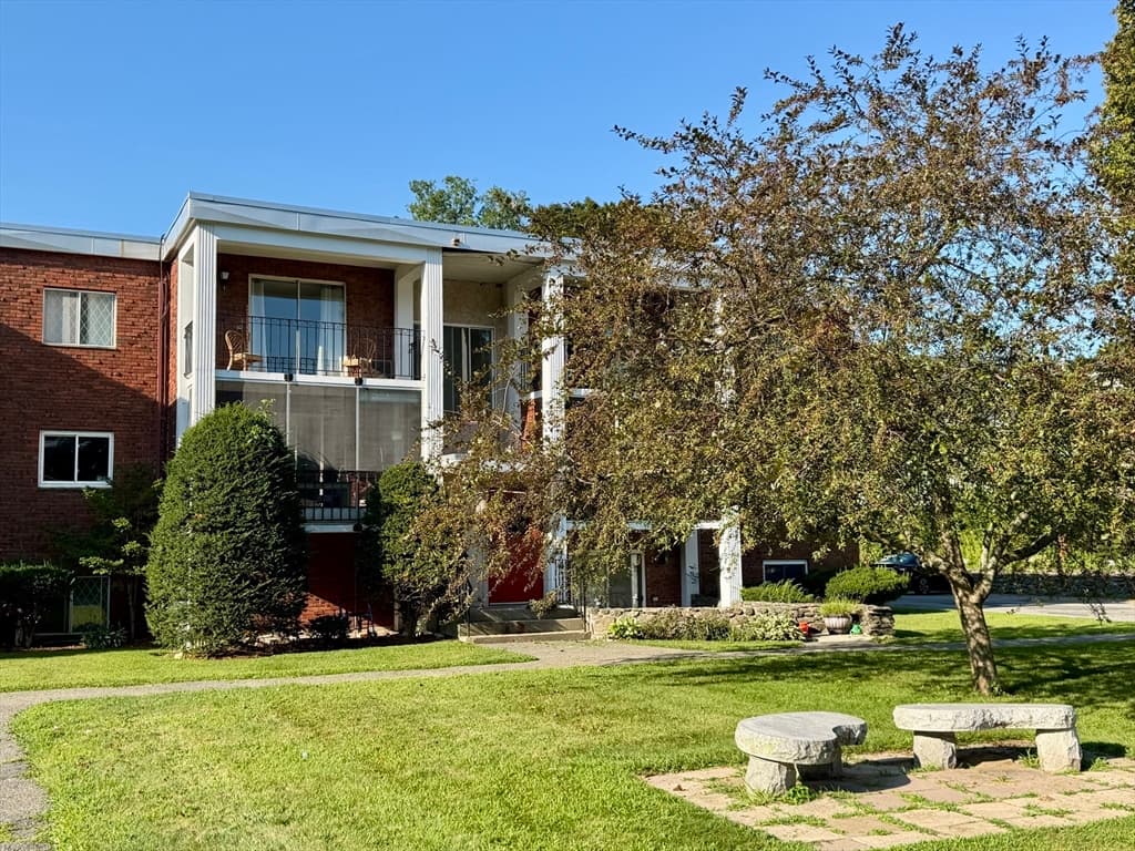 144 West St # 25, Leominster MA 01453