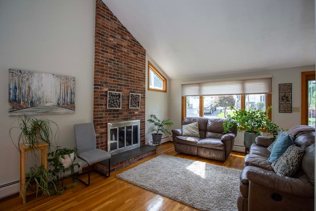 Single Family Residence at 6 Woodland Ave, Saugus MA 01906, Saugus, photo 4 of 42