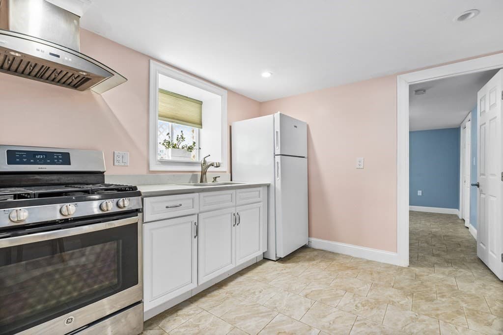 Multi Family at 574 Nantasket Ave, Hull MA 02045, photo 35 of 40