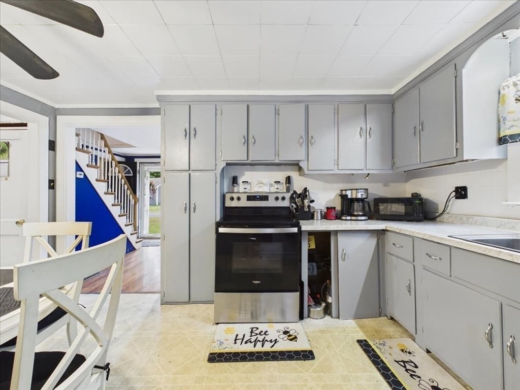 Single Family Residence at 9 Ash Road, Halifax MA 02338, Halifax, photo 13 of 35
