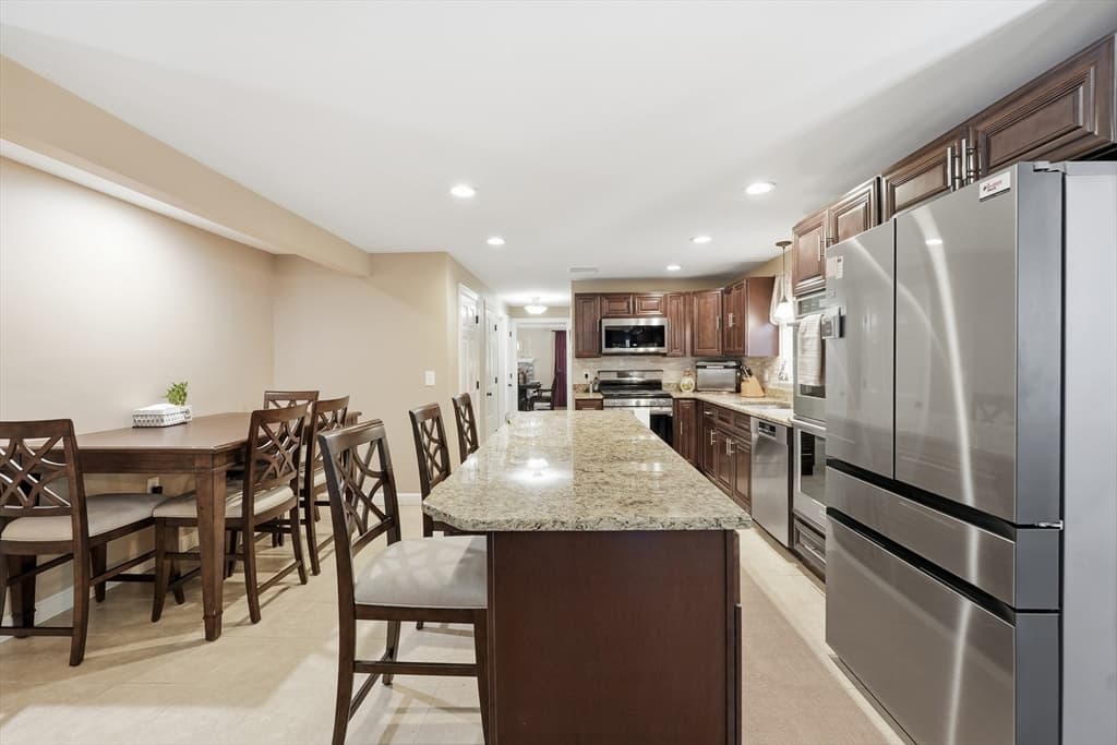 45 Constitution Dr, Leominster MA 01453 photo 17