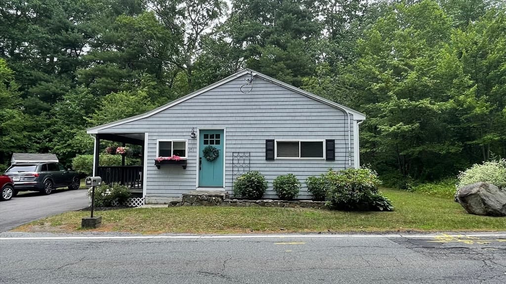 171 Mill St, Raynham MA 02767