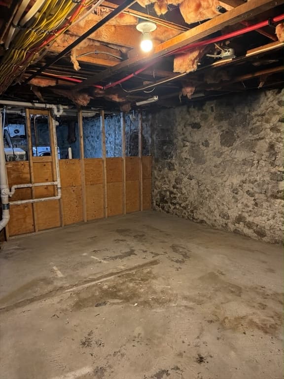 Multi Family at 50-52 Ashland Ave, Methuen MA 01844, Methuen, photo 15 of 19