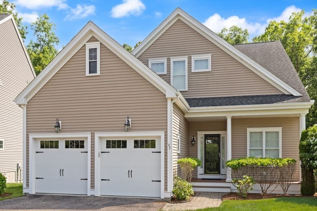 43 Winterberry Ln, Easton MA 02356 photo 2