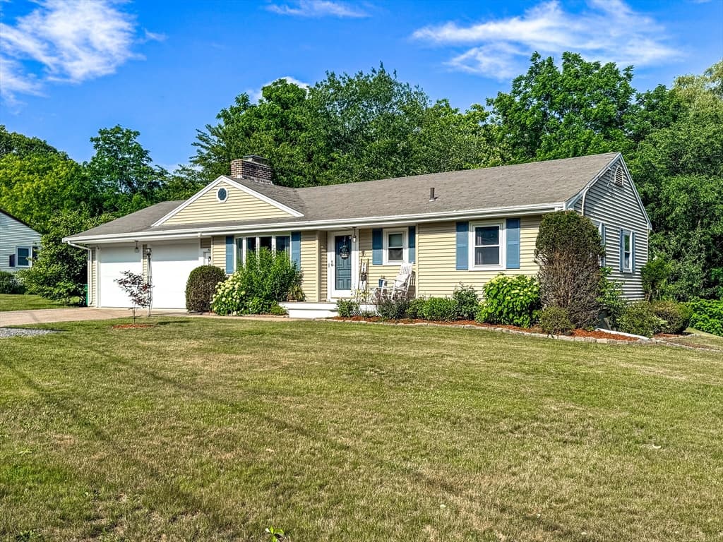 19 Hawthorne Rd, Ashland MA 01721 photo 2