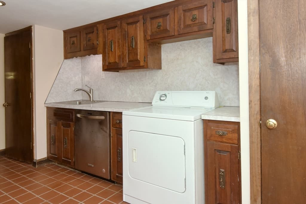 39 Winona Street, Peabody MA 01960 photo 29