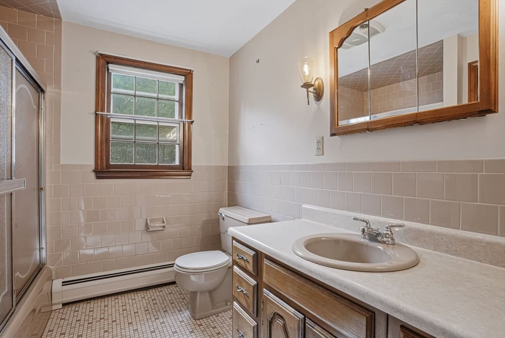 Single Family Residence at 44 Tomlinson Rd, Attleboro MA 02703, Attleboro, photo 13 of 35
