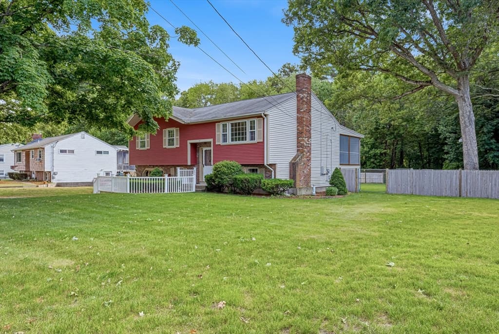 Single Family Residence at 44 Tomlinson Rd, Attleboro MA 02703, Attleboro, photo 3 of 35