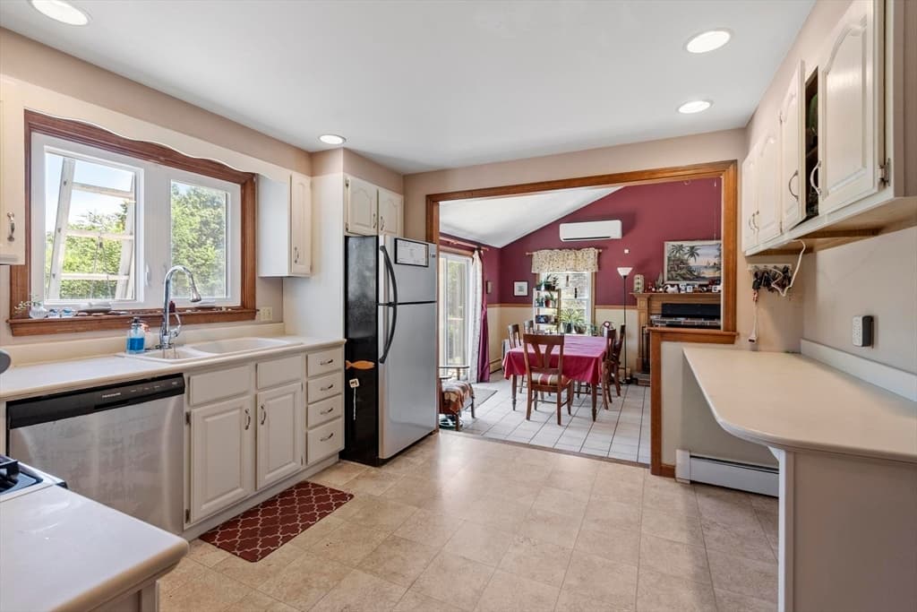 Single Family Residence at 515 Prospect St., West Boylston MA 01583, photo 5 of 27