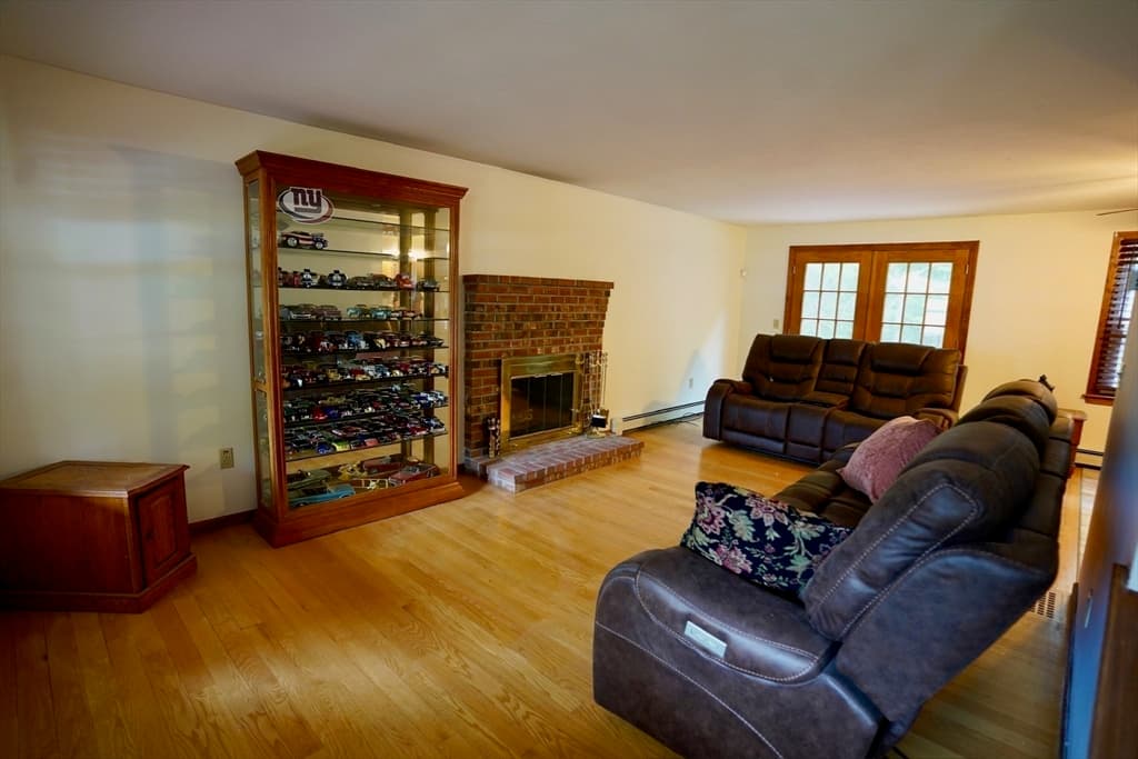 18 Brookside Dr, Douglas MA 01516 photo 7