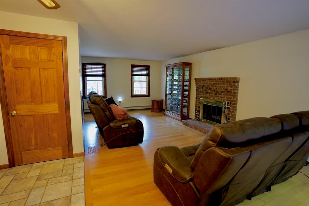 18 Brookside Dr, Douglas MA 01516 photo 8