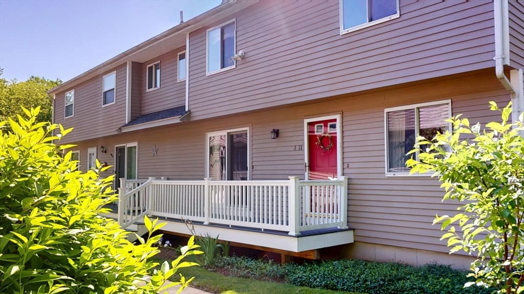 Condominium at 55 Leedham # 11, Attleboro MA 02703, Attleboro, photo 3 of 39