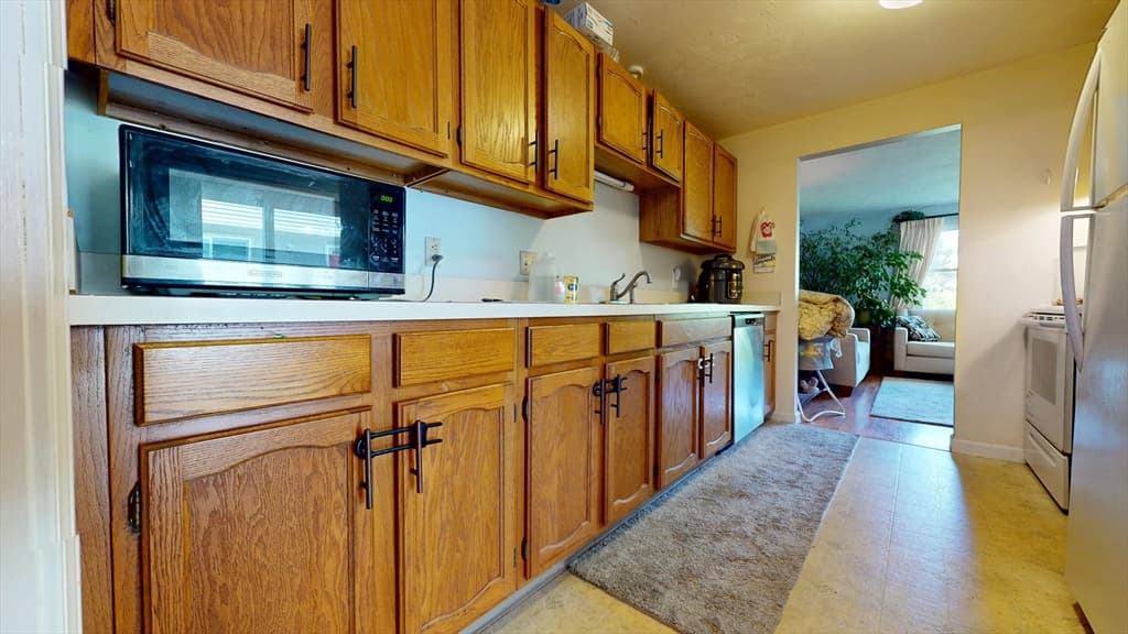 Condominium at 55 Leedham # 11, Attleboro MA 02703, Attleboro, photo 21 of 39