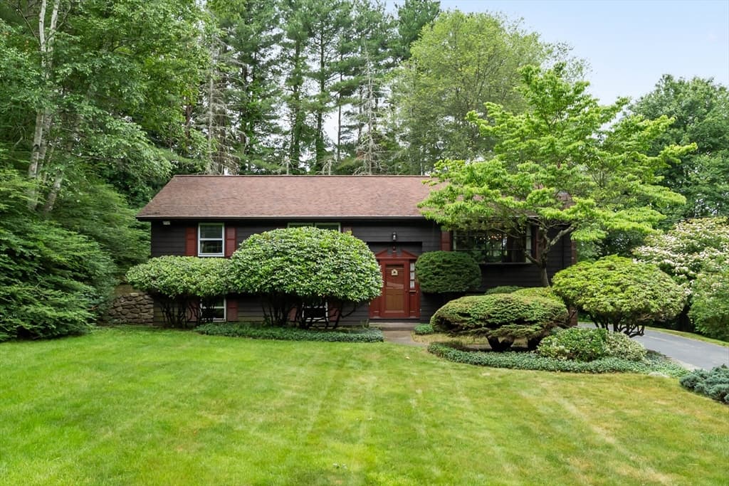 Single Family Residence at 15 Hastings Rd, Spencer MA 01562, Spencer, photo 2 of 39