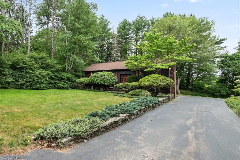 Single Family Residence at 15 Hastings Rd, Spencer MA 01562, Spencer, photo 3 of 39