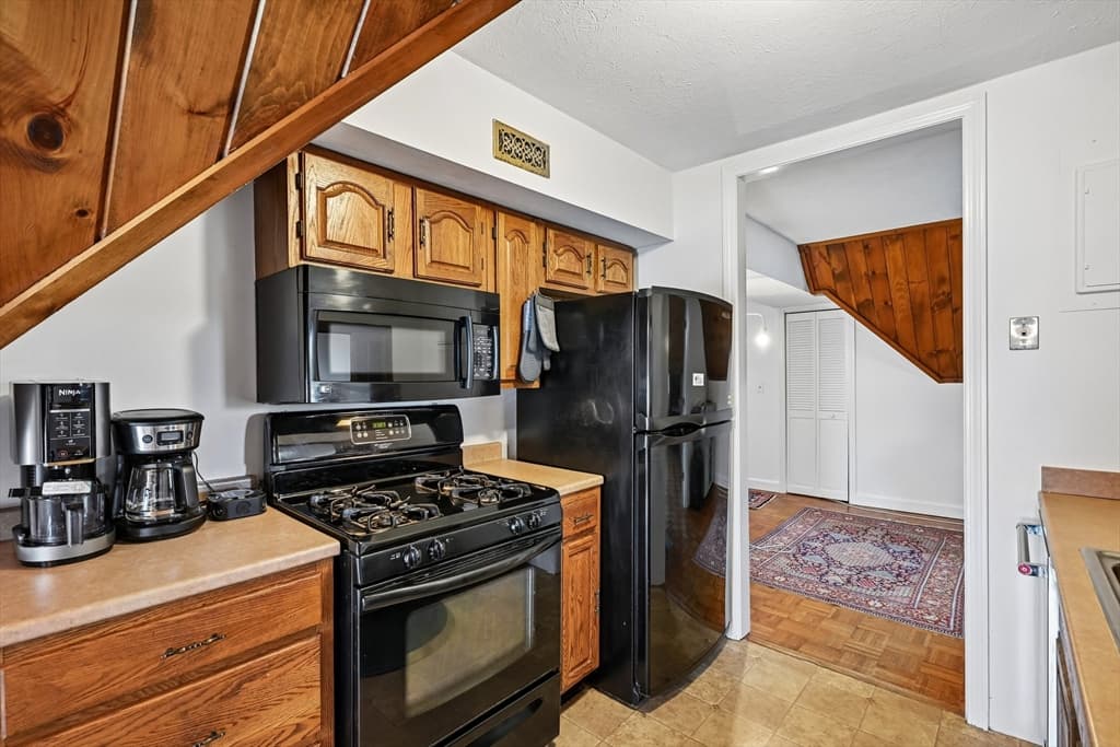 325 Mammoth Rd # 3, Lowell MA 01854 photo 12