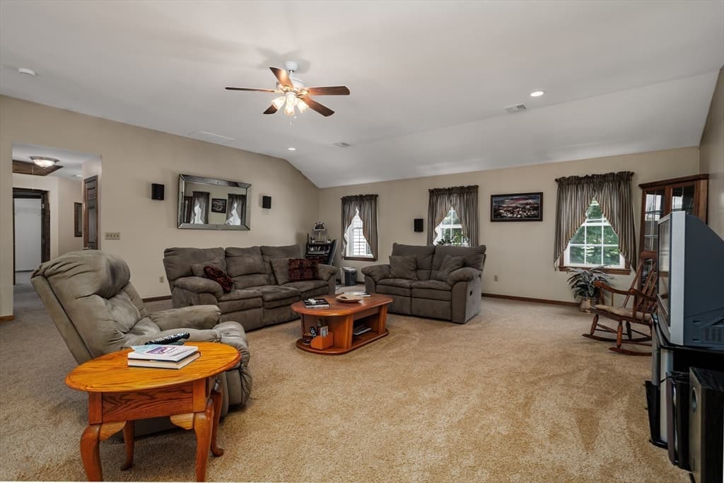 29 Morningside St, Leominster MA 01453 photo 7