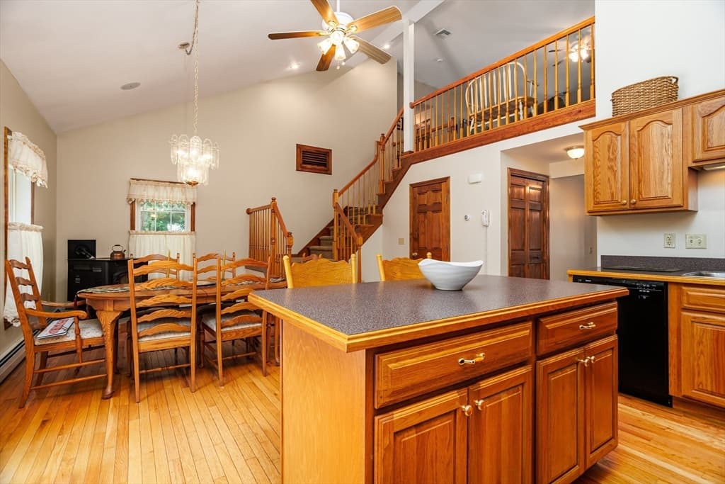 29 Morningside St, Leominster MA 01453 photo 4