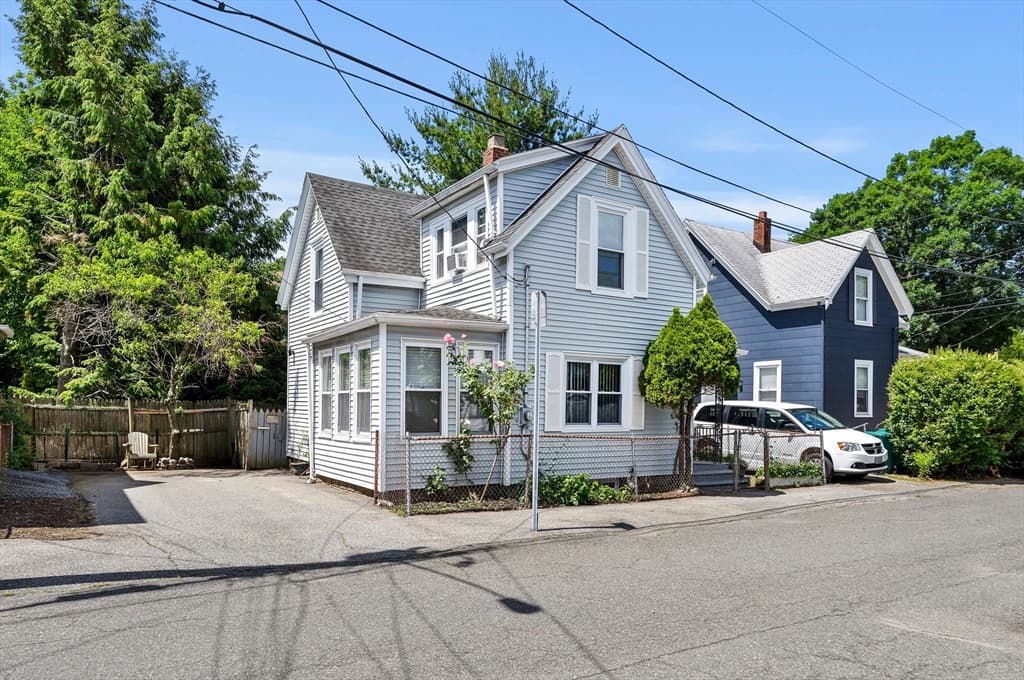 5 Morrill Place, Lynn MA 01902