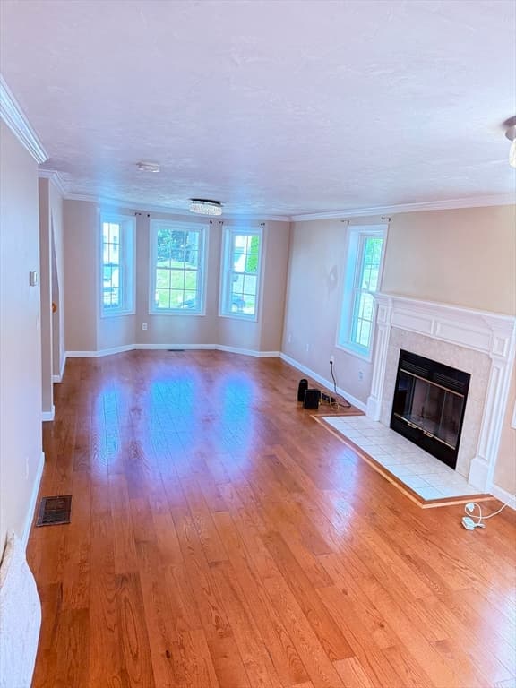 74 Sophia Dr, Worcester MA 01607 photo 2