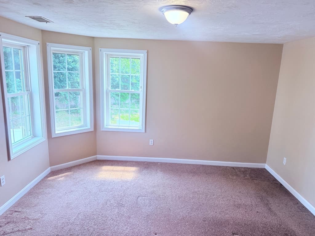 74 Sophia Dr, Worcester MA 01607 photo 6