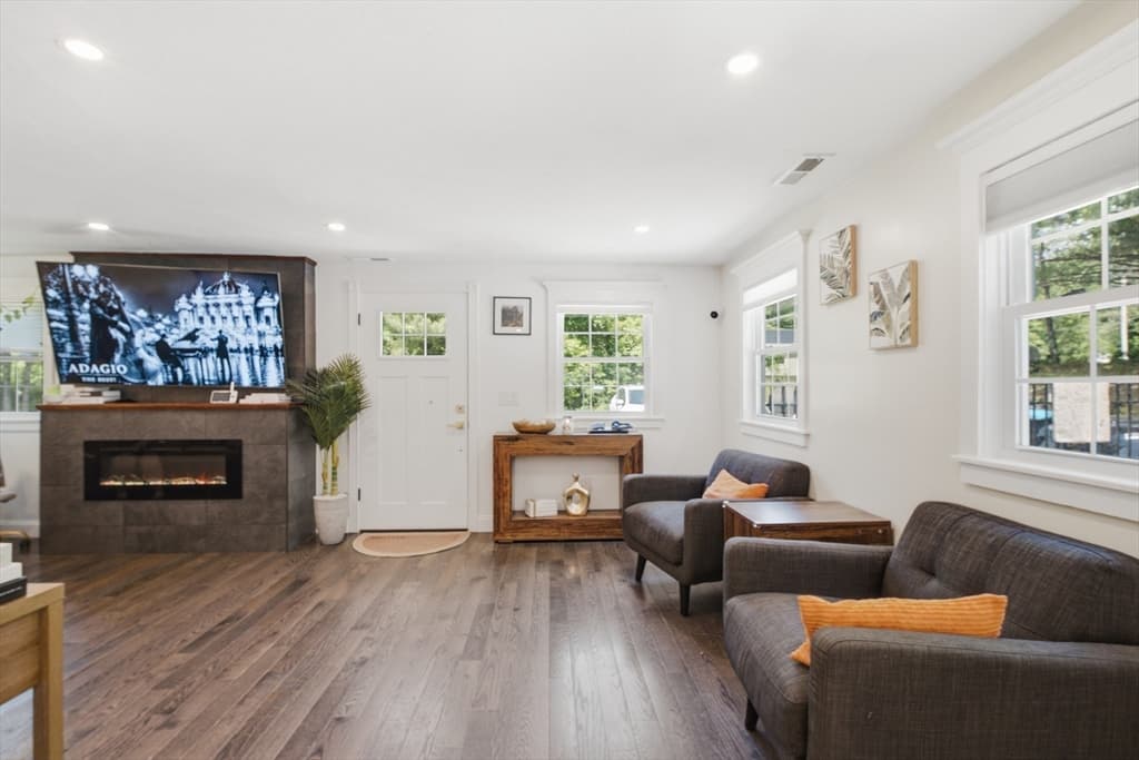 Single Family Residence at 89 Charles St, Leicester MA 01524, Leicester, photo 17 of 33