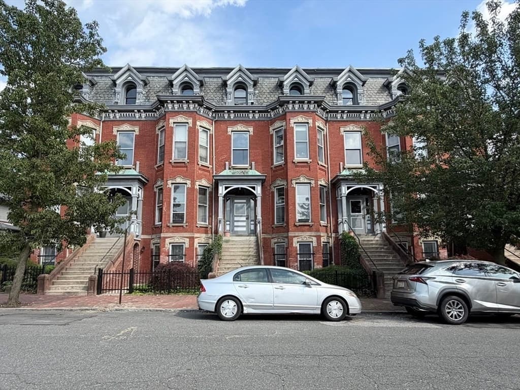 70 Temple St # 1, Springfield MA 01105