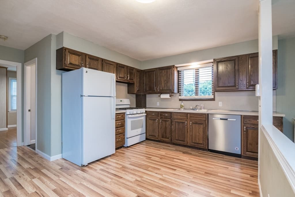 248 Laconia Street, Springfield MA 01129 photo 4