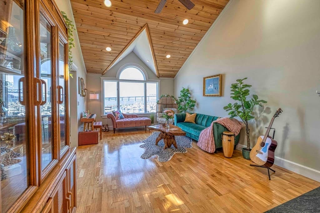 700 Shore Dr # 306, Fall River MA 02721 photo 2