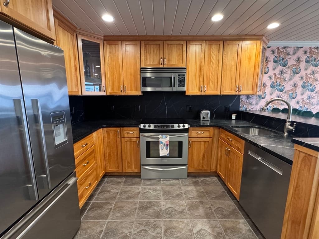 700 Shore Dr # 306, Fall River MA 02721 photo 9