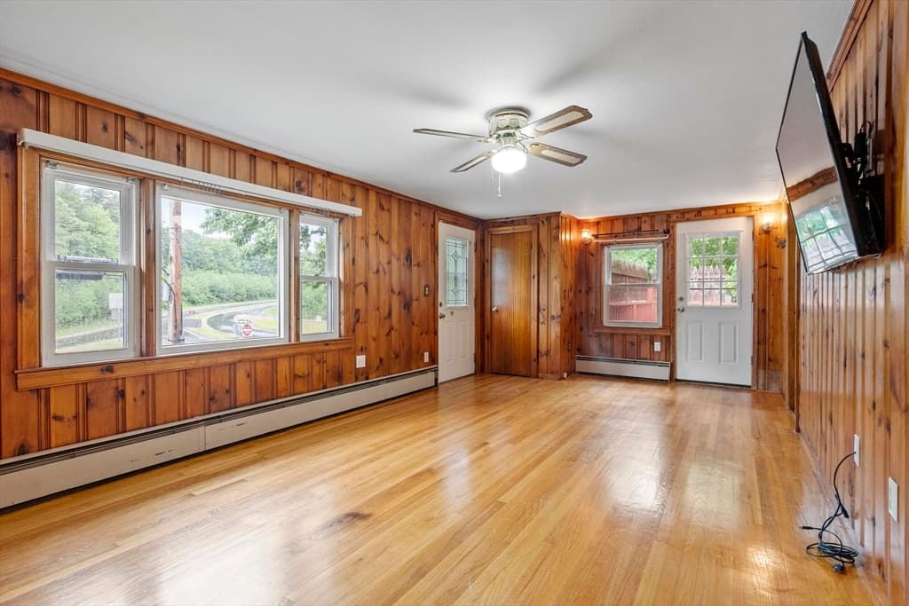 Single Family Residence at 107 W Main St, Westminster MA 01473, Westminster, photo 7 of 29