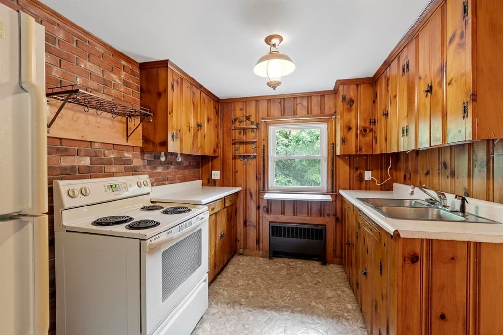 Single Family Residence at 107 W Main St, Westminster MA 01473, Westminster, photo 8 of 29