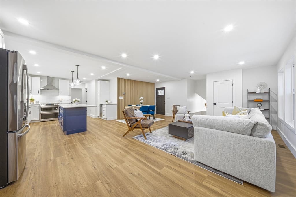 52-54 Rangeley Rd, Newton MA 02465 photo 3