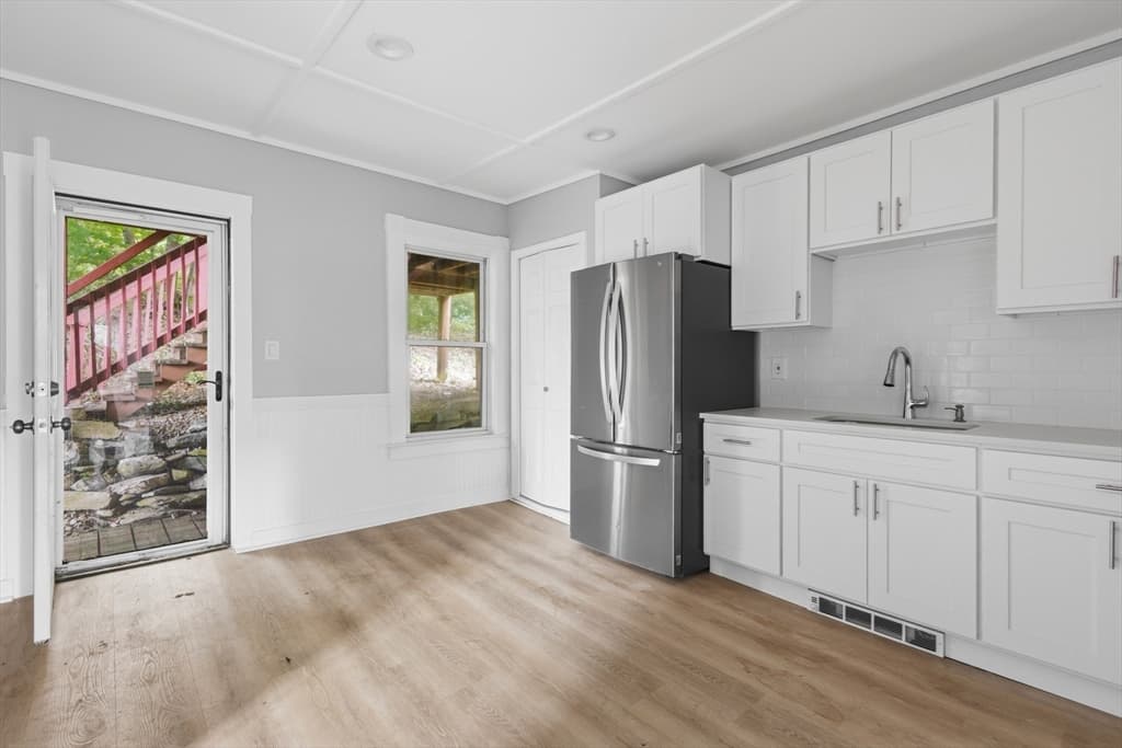 1524 Main St, Worcester MA 01603 photo 3