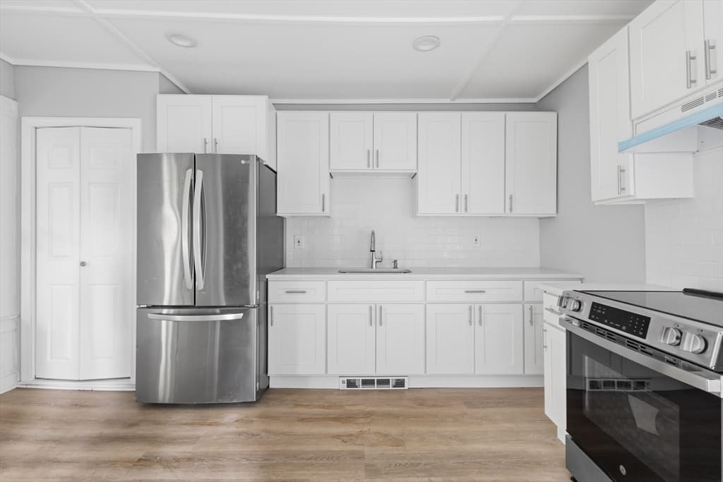 1524 Main St, Worcester MA 01603 photo 4