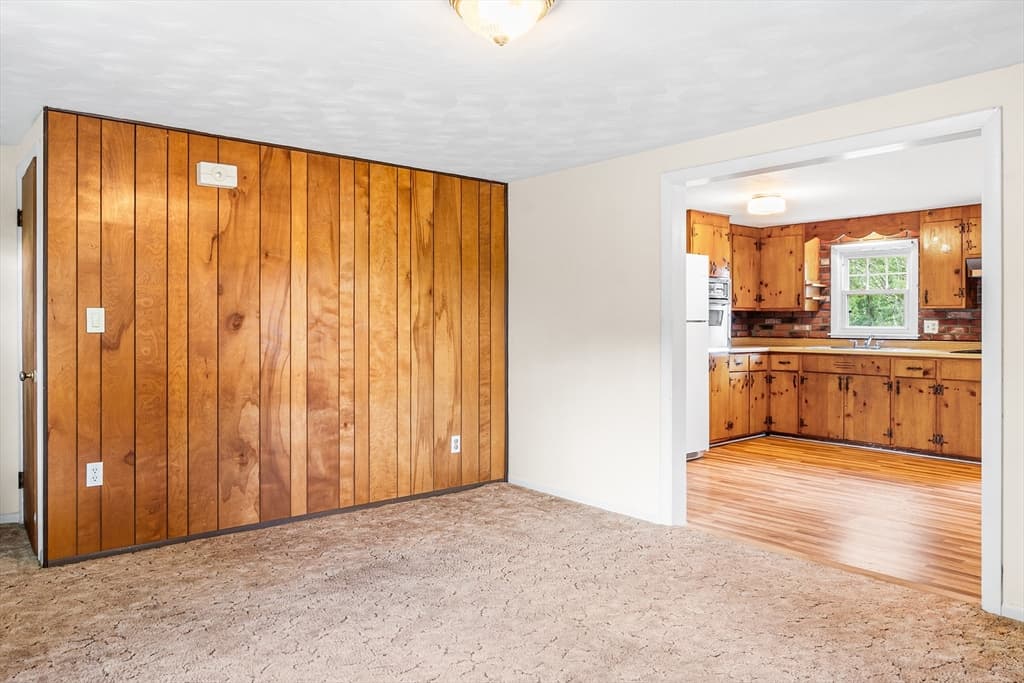 90 Towtaid St, Leicester MA 01611 photo 12