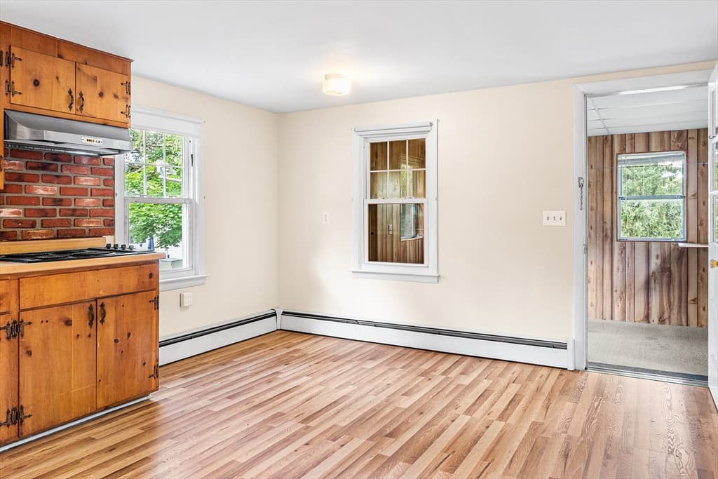 90 Towtaid St, Leicester MA 01611 photo 10