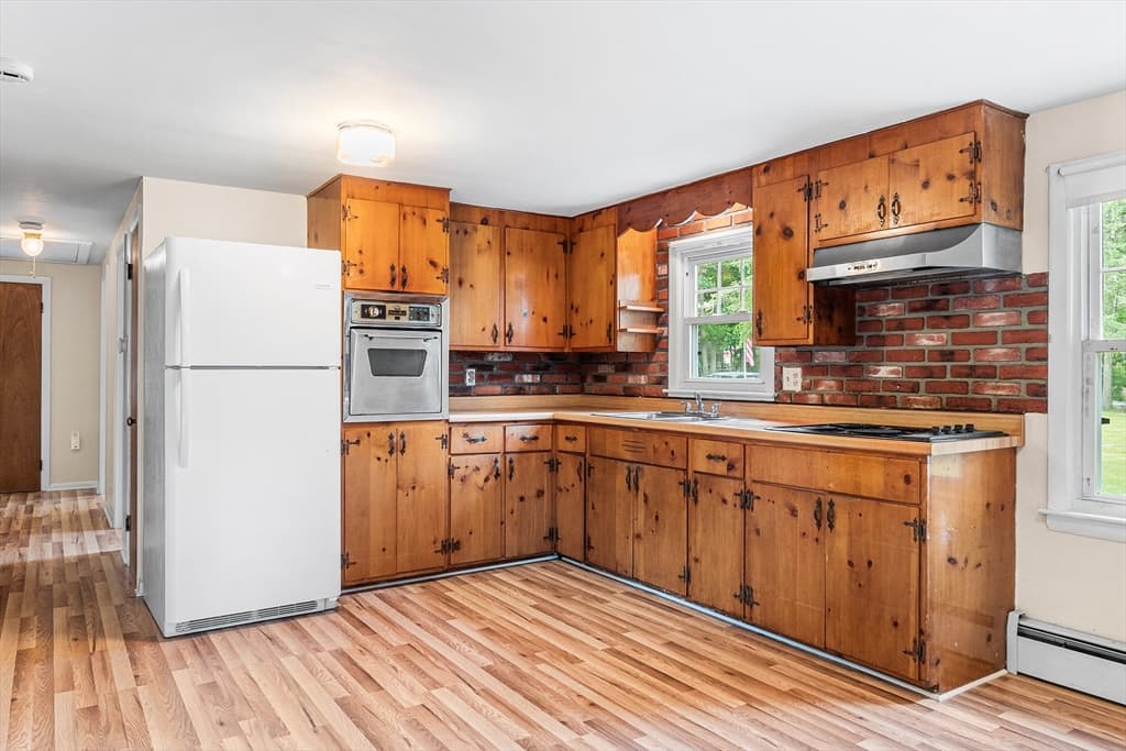 90 Towtaid St, Leicester MA 01611 photo 8