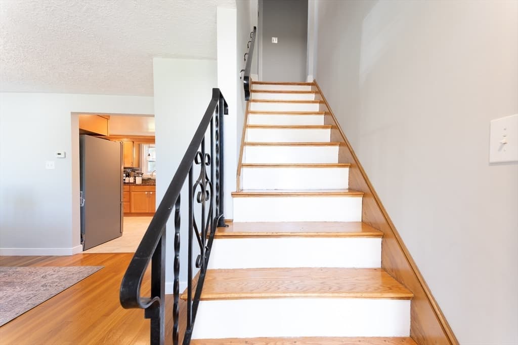 Single Family Residence at 37 Maple Ave, Woburn MA 01801, Woburn, photo 23 of 38