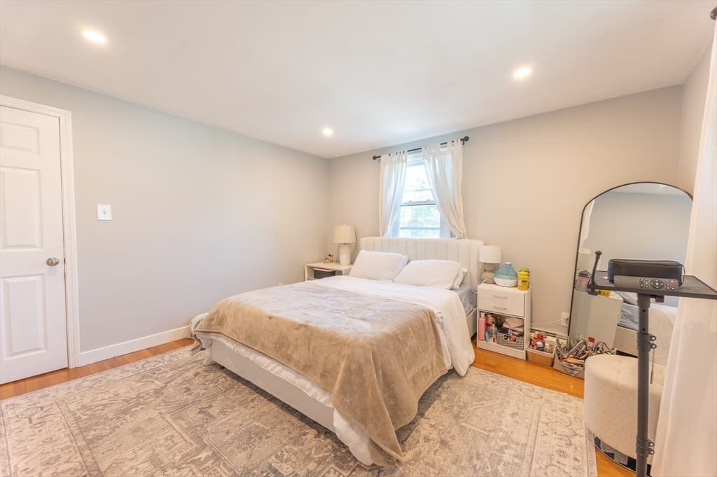 Single Family Residence at 37 Maple Ave, Woburn MA 01801, Woburn, photo 12 of 38